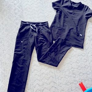 EXTRA SMALL FIGS SET. Casma 3pocket top. Kade bottoms(short/petite)